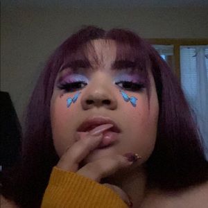 Meet your Posher, Selena